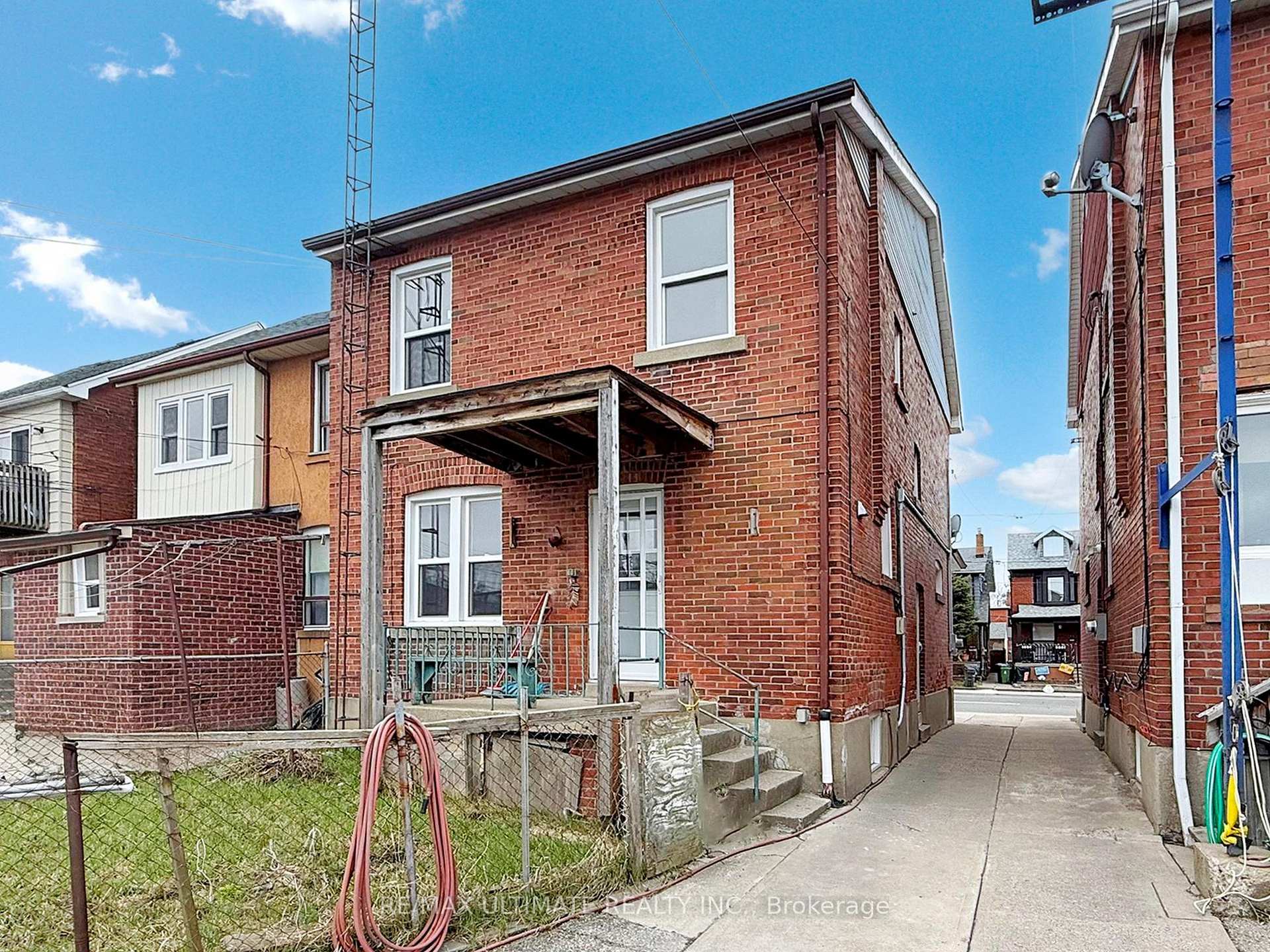 Photo 37 of 1809 Dufferin Street, Toronto, Oakwood Village — HOMEH