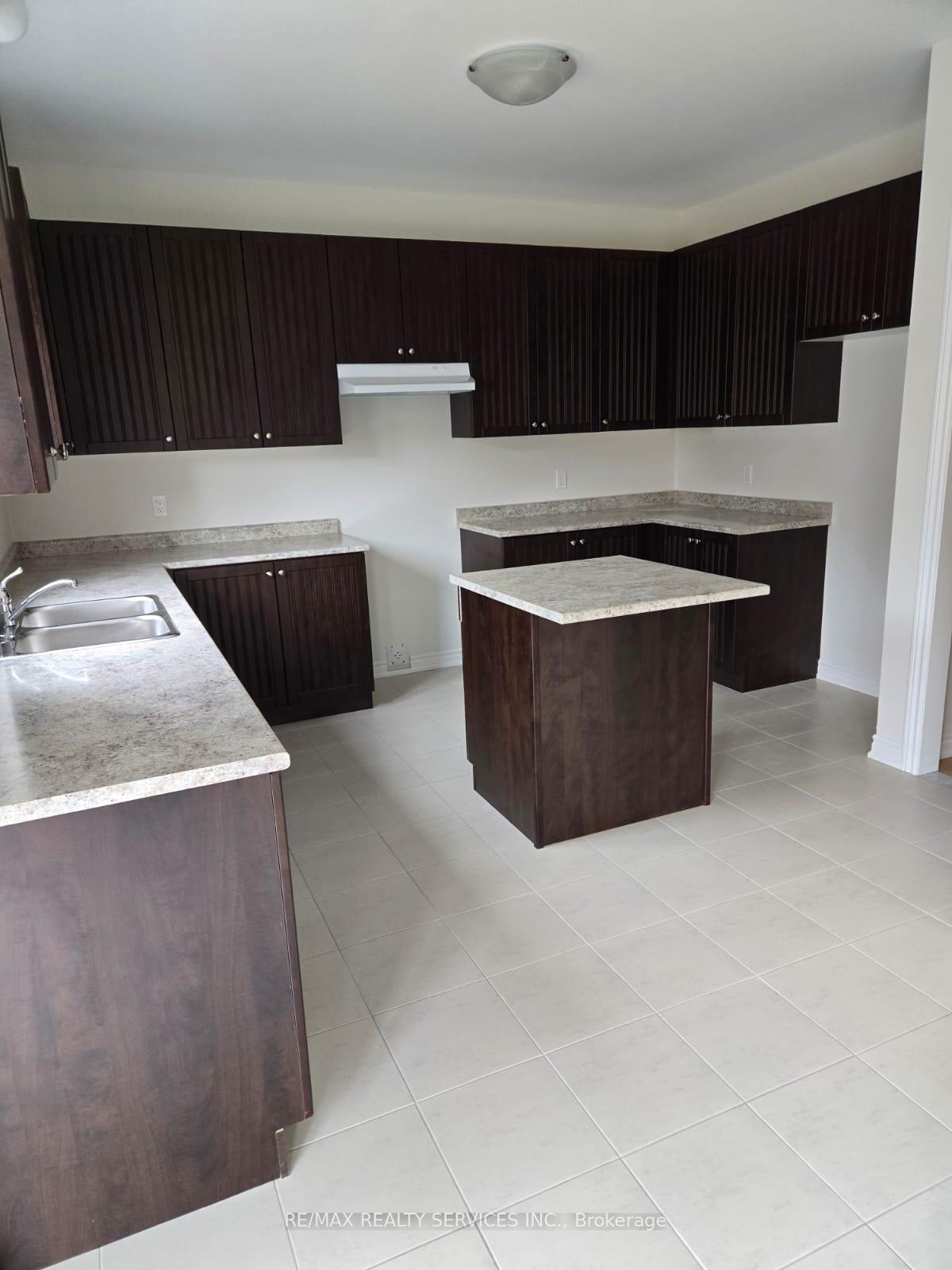 Photo 4 of 35 Huntsworth Avenue, Thorold, Thorold Downtown — HOMEH