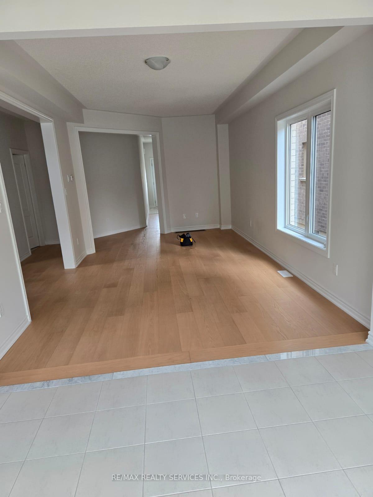 Photo 6 of 35 Huntsworth Avenue, Thorold, Thorold Downtown — HOMEH