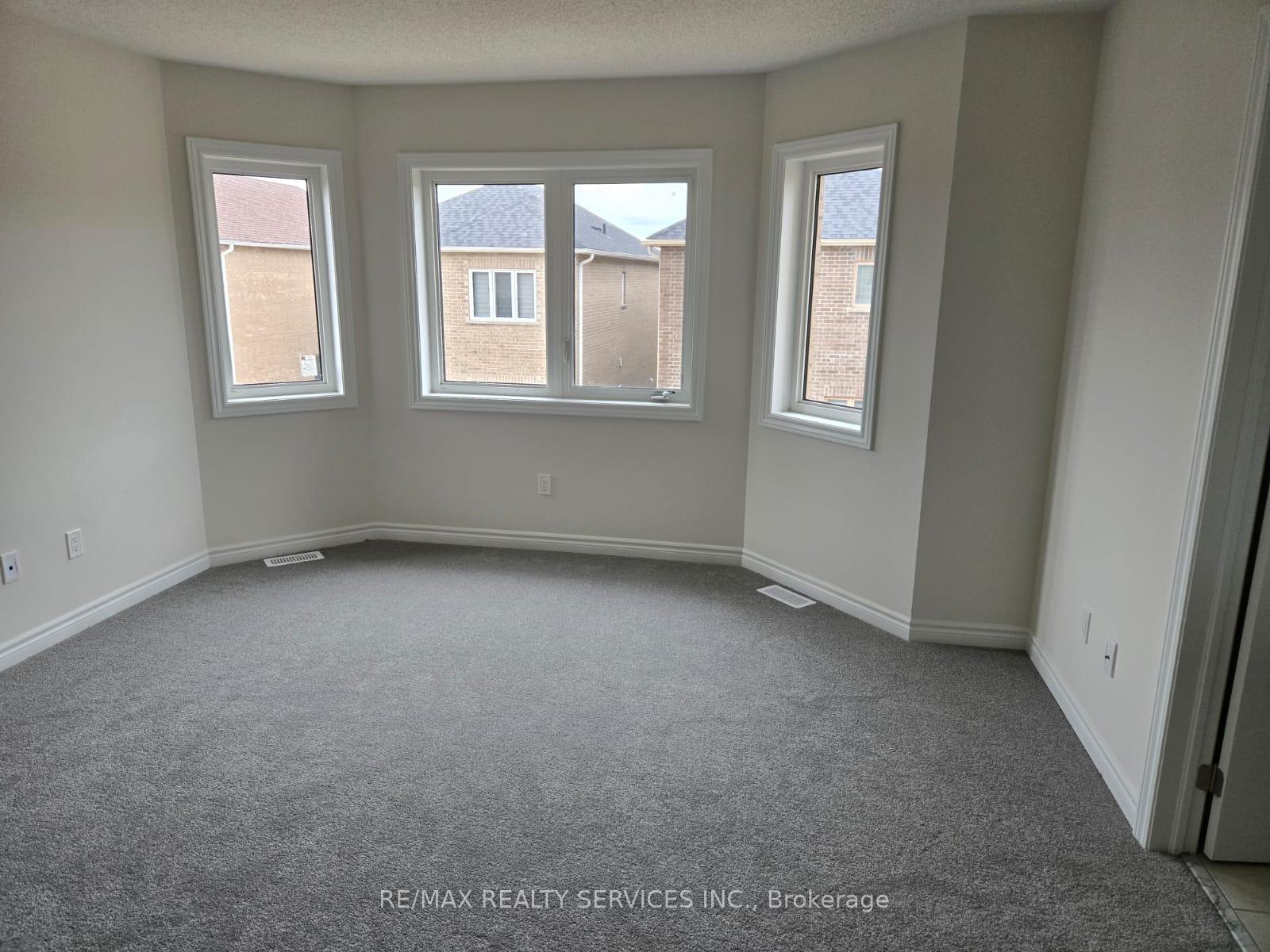Photo 8 of 35 Huntsworth Avenue, Thorold, Thorold Downtown — HOMEH