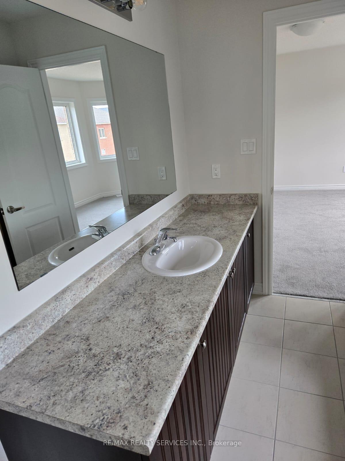Photo 10 of 35 Huntsworth Avenue, Thorold, Thorold Downtown — HOMEH