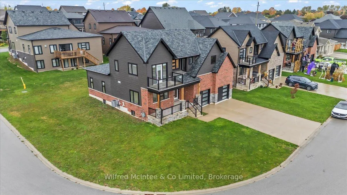Photo 3 of 48 Fischer Dairy Road, Brockton — HOMEH