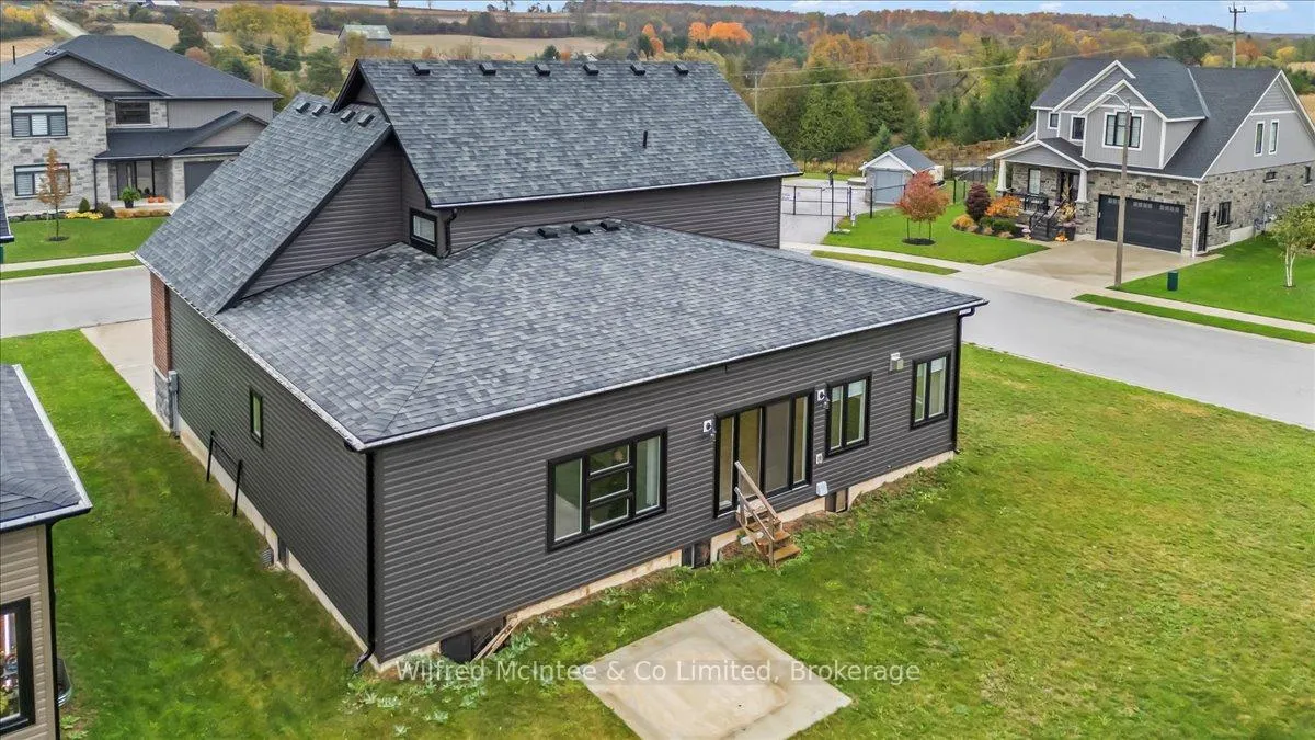 Photo 7 of 48 Fischer Dairy Road, Brockton — HOMEH