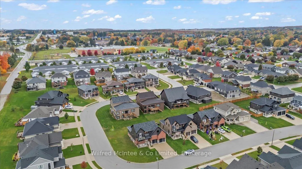 Photo 8 of 48 Fischer Dairy Road, Brockton — HOMEH