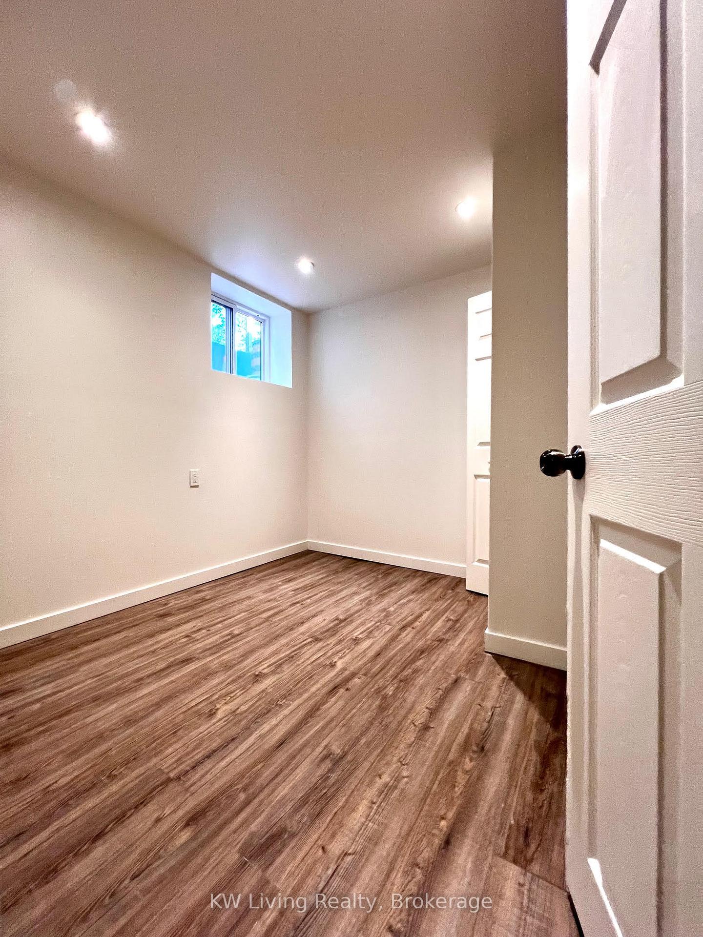 Photo 4 of Unit Lower, 148 Roselawn Avenue, Toronto, Yonge-Eglinton — HOMEH