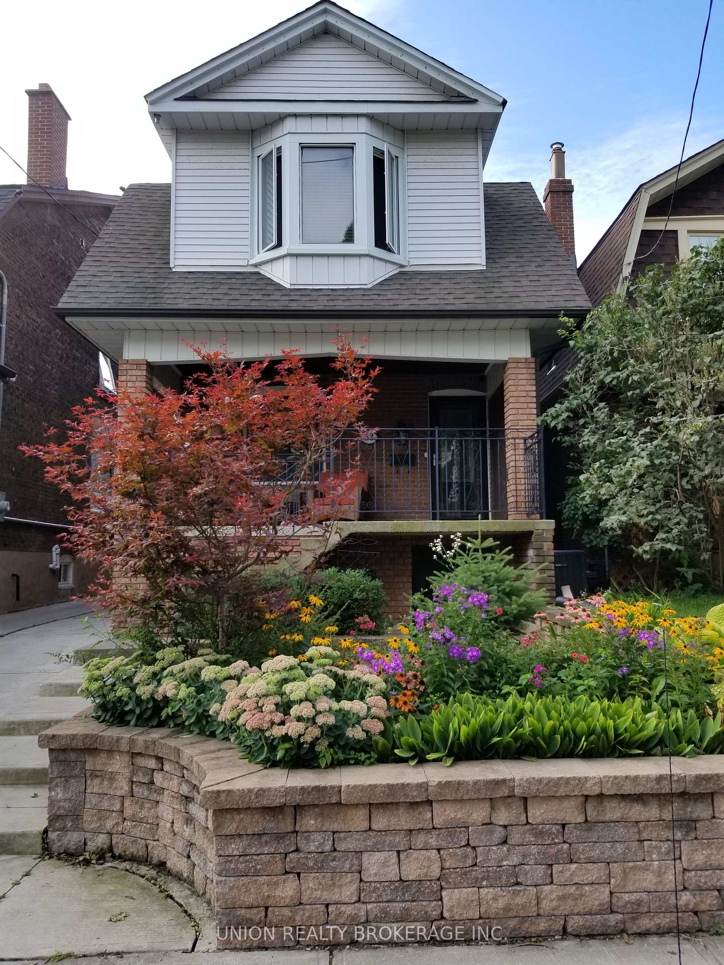 Front of 33 Harris Avenue