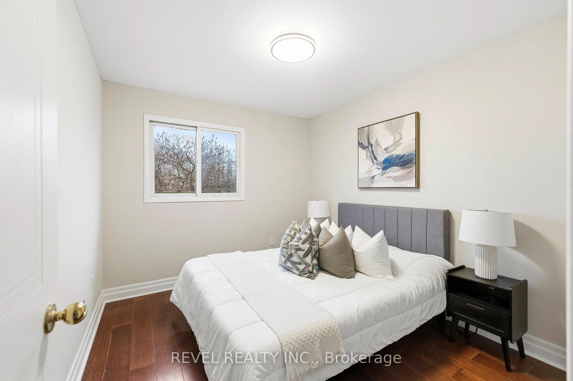 Photo 12 of 1036 Attersley Drive, Oshawa, Pinecrest — HOMEH
