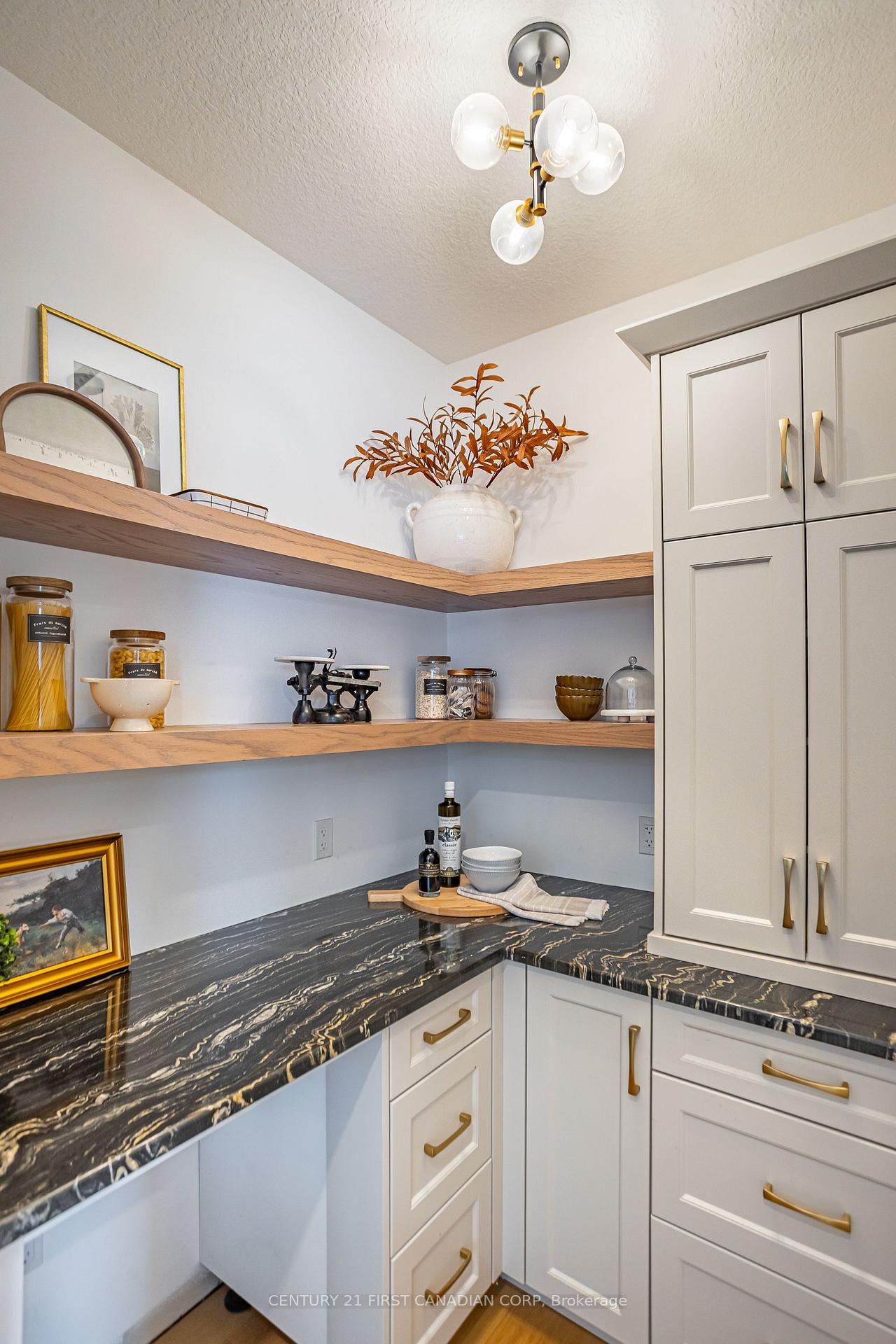 Photo 15 of 105 Aspen Circle, Thames Centre, Rural Thames Centre — HOMEH
