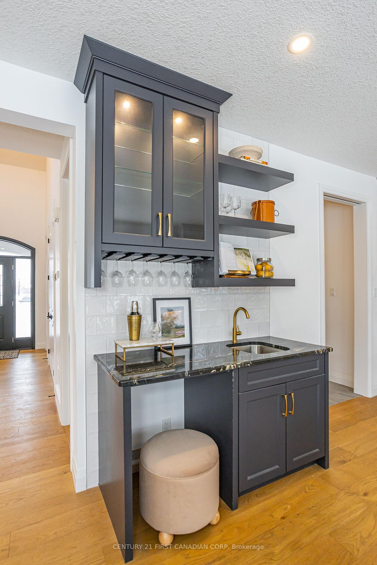 Photo 18 of 105 Aspen Circle, Thames Centre, Rural Thames Centre — HOMEH