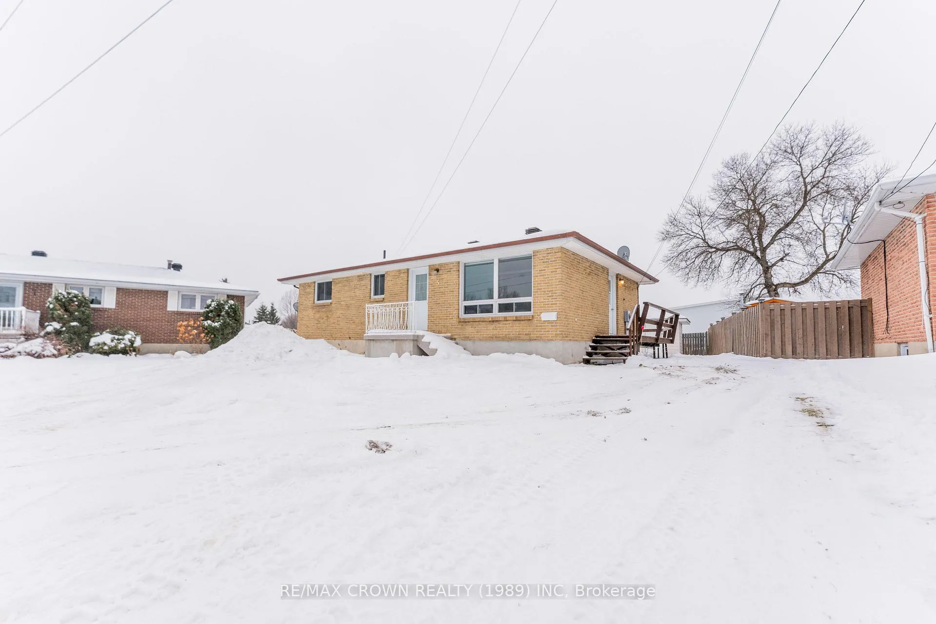 Photo 1 of 5 Brown Crescent, Kapuskasing — HOMEH