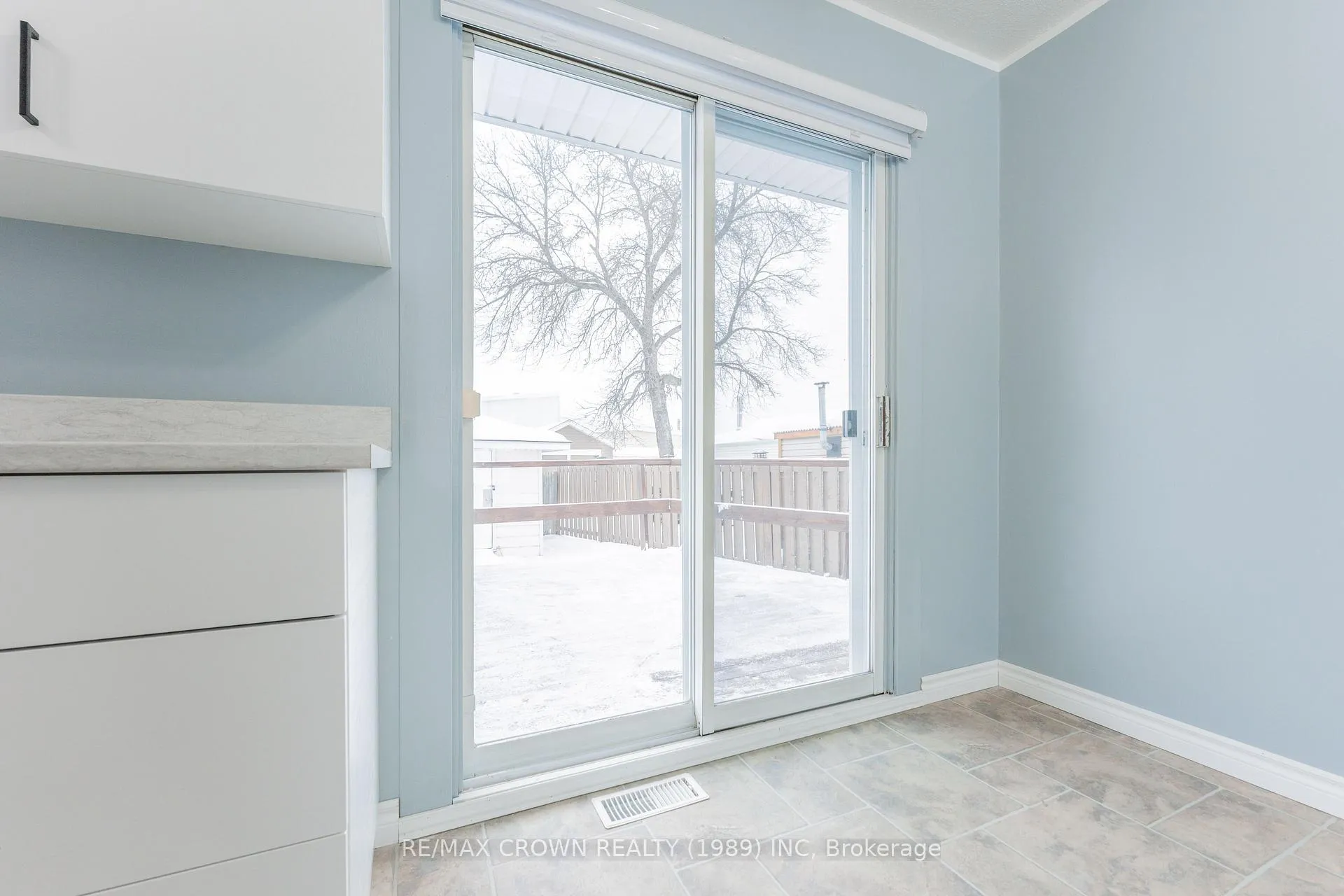 Photo 8 of 5 Brown Crescent, Kapuskasing — HOMEH