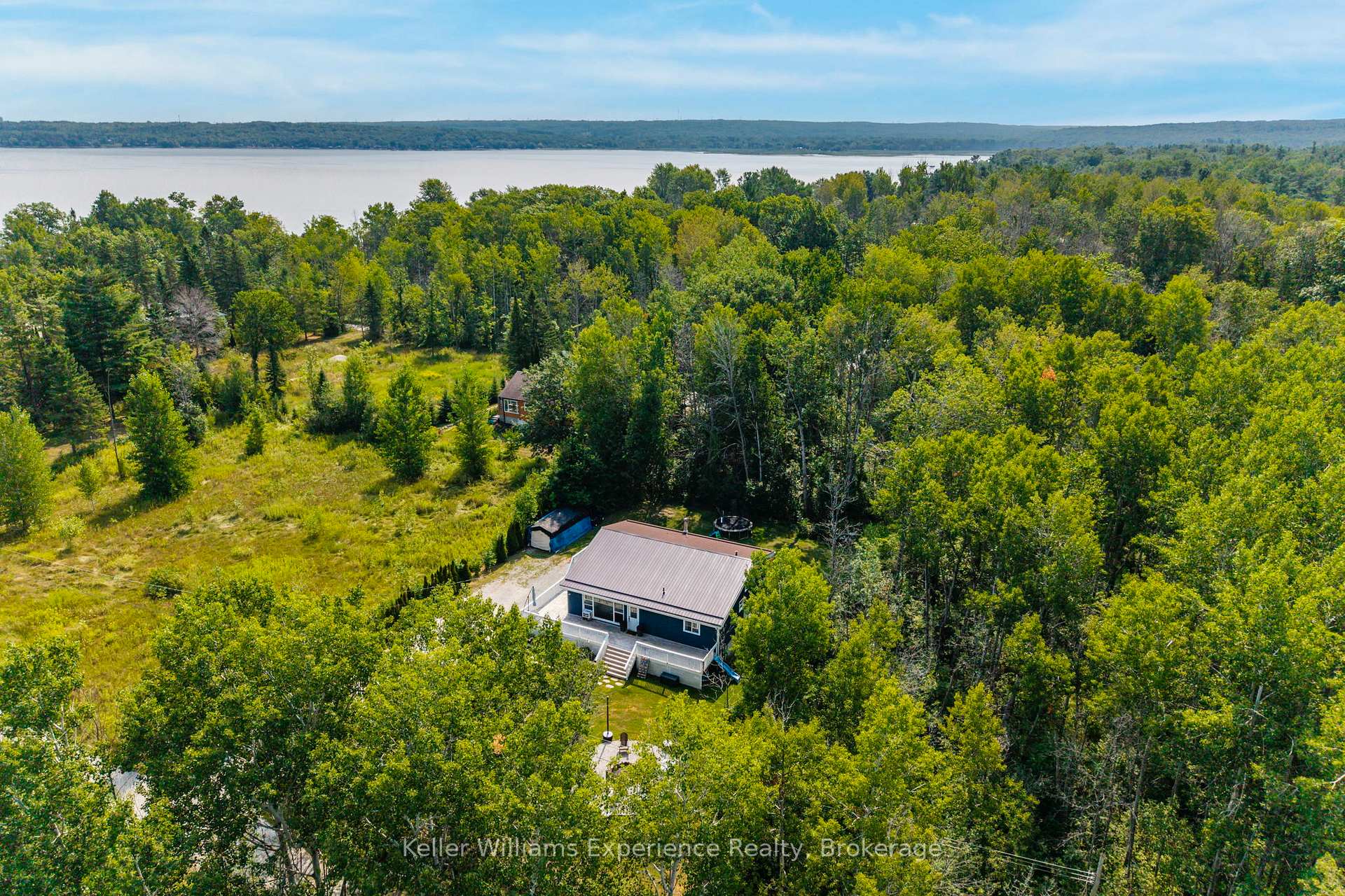 Photo 35 of 37 Crescent Drive, Tay, Victoria Harbour — HOMEH