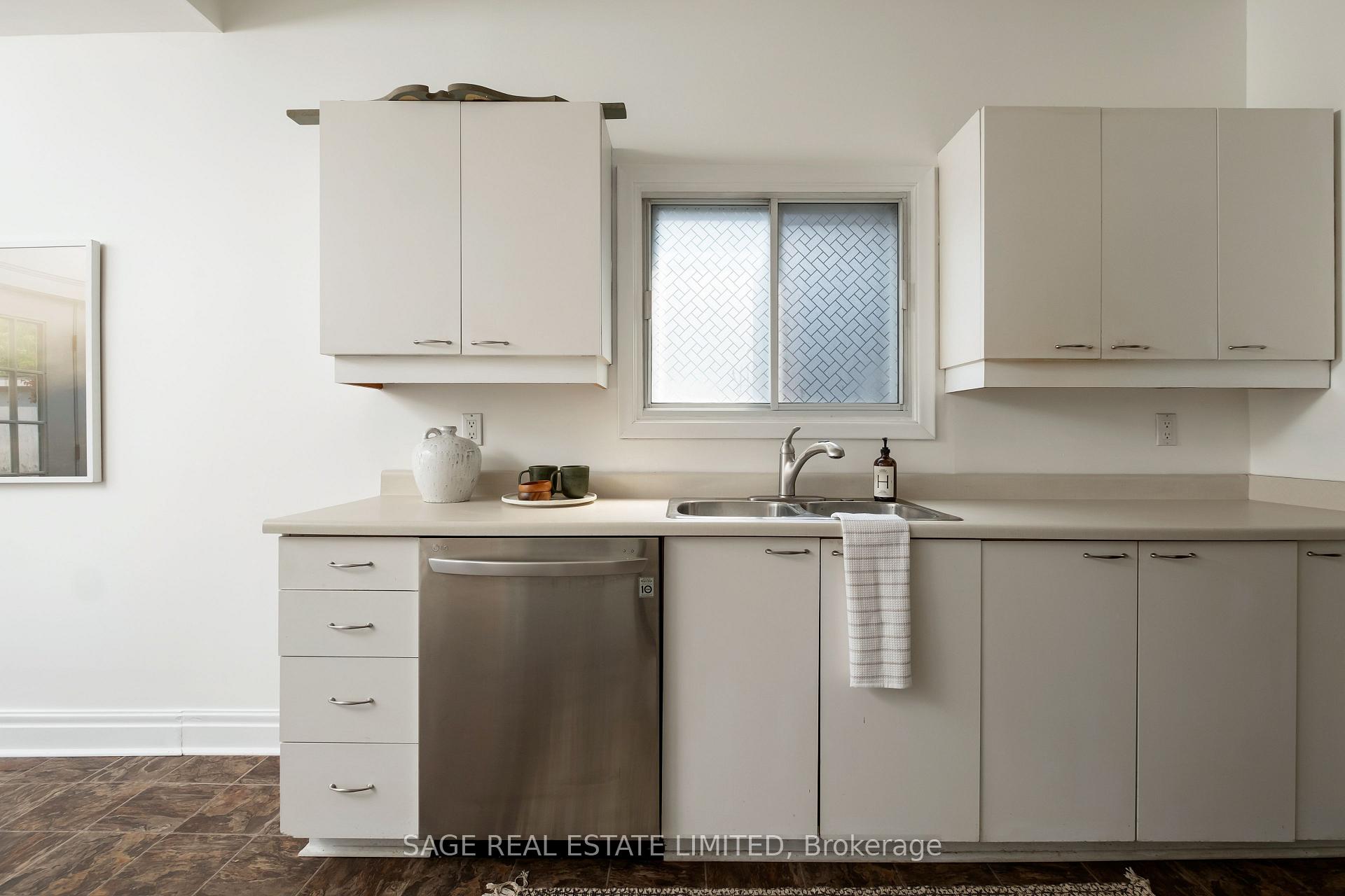 Photo 13 of 120 Withrow Avenue, Toronto, North Riverdale — HOMEH