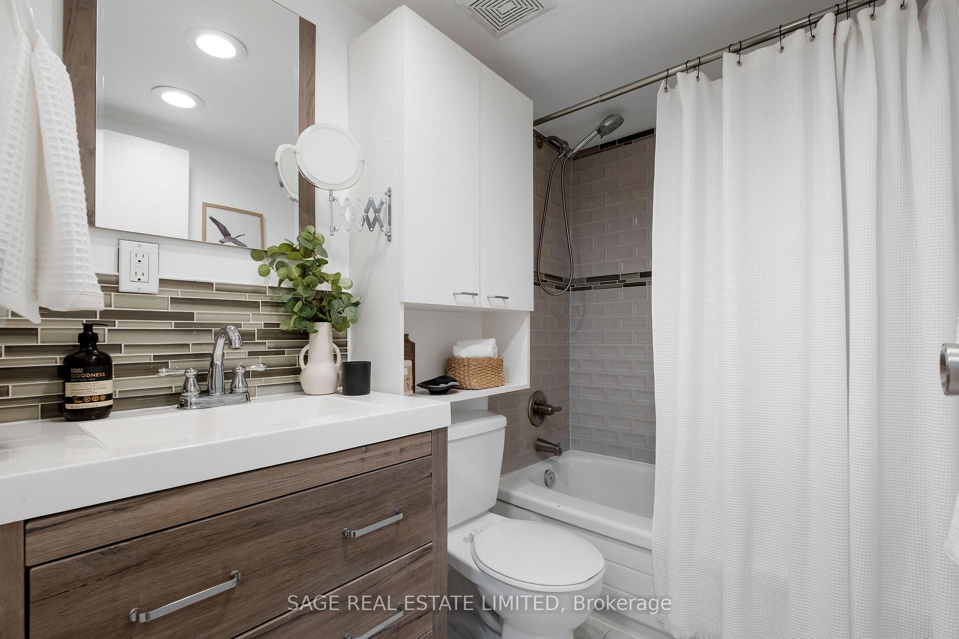 Photo 37 of 120 Withrow Avenue, Toronto, North Riverdale — HOMEH