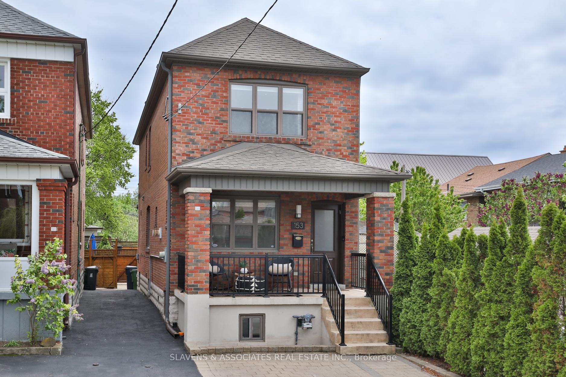 Front of 153 Holland Park Avenue