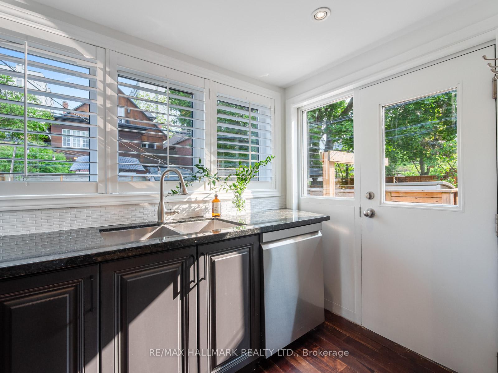 Photo 15 of 29 Dearbourne Avenue, Toronto, North Riverdale — HOMEH