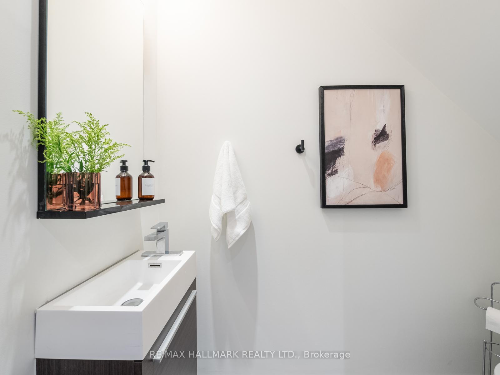 Photo 19 of 29 Dearbourne Avenue, Toronto, North Riverdale — HOMEH