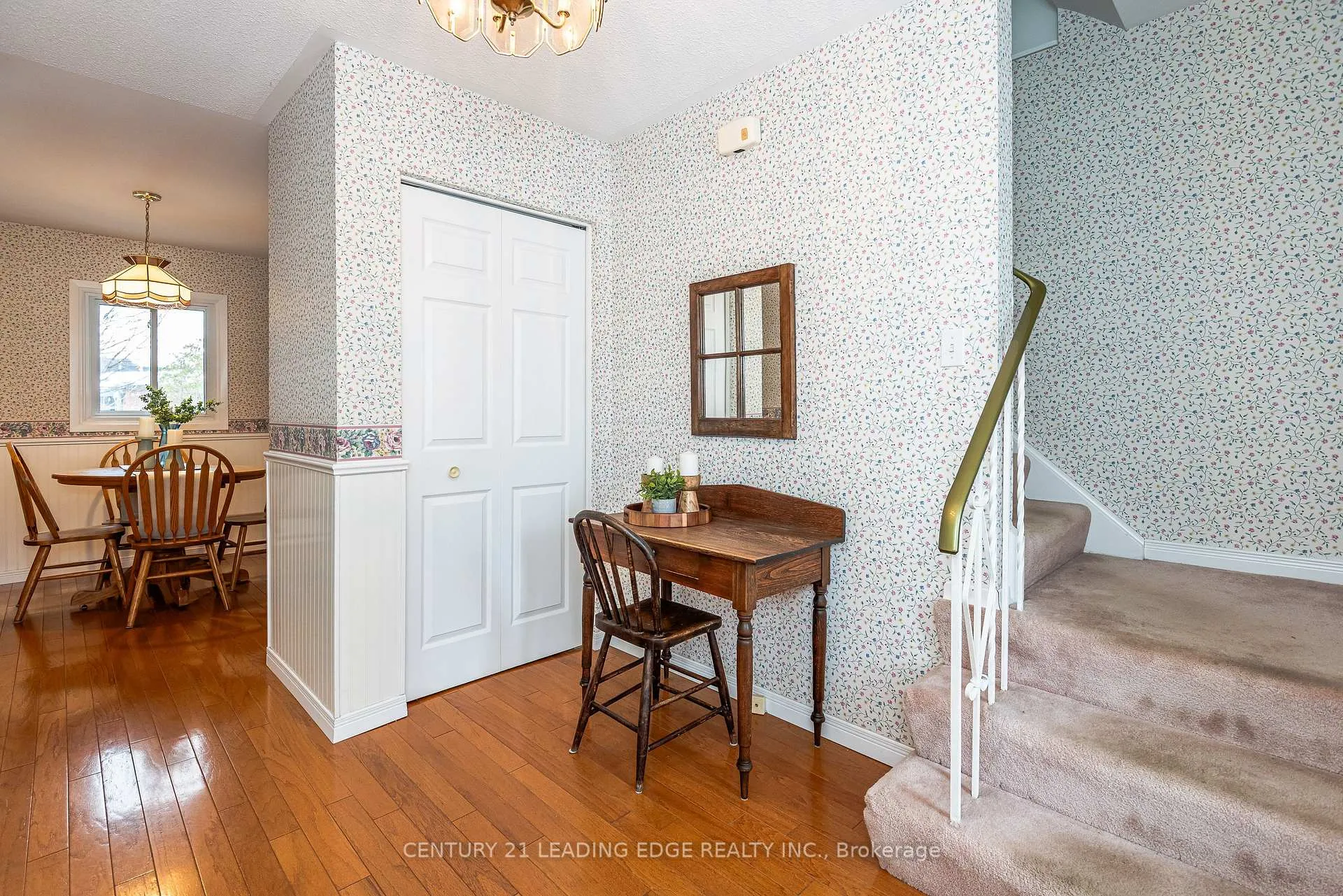 Photo 4 of 60 Wootten Way N, Markham, Markham Village — HOMEH