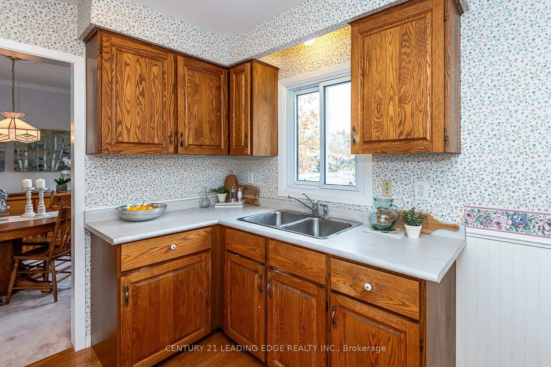 Photo 10 of 60 Wootten Way N, Markham, Markham Village — HOMEH