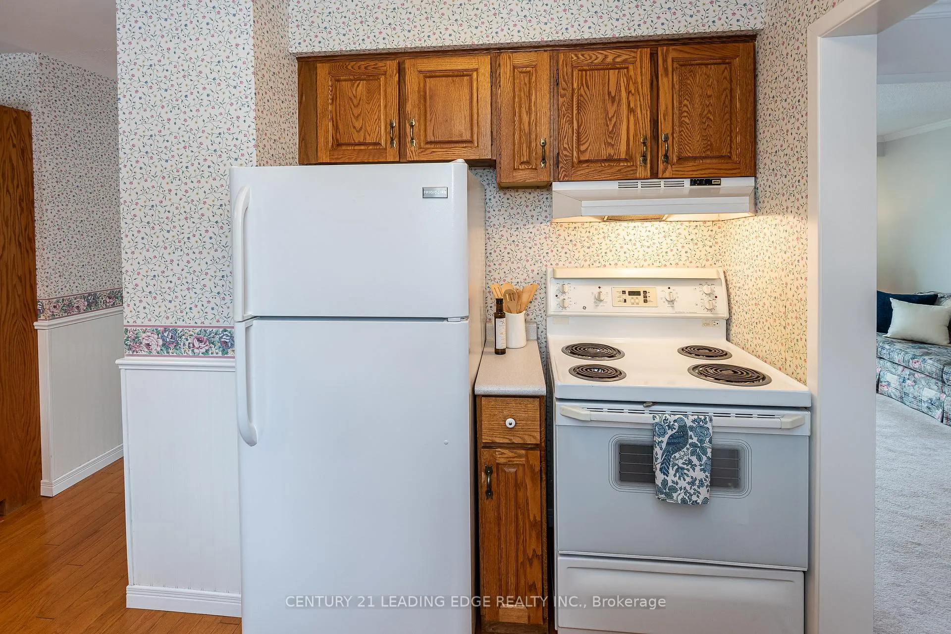 Photo 12 of 60 Wootten Way N, Markham, Markham Village — HOMEH