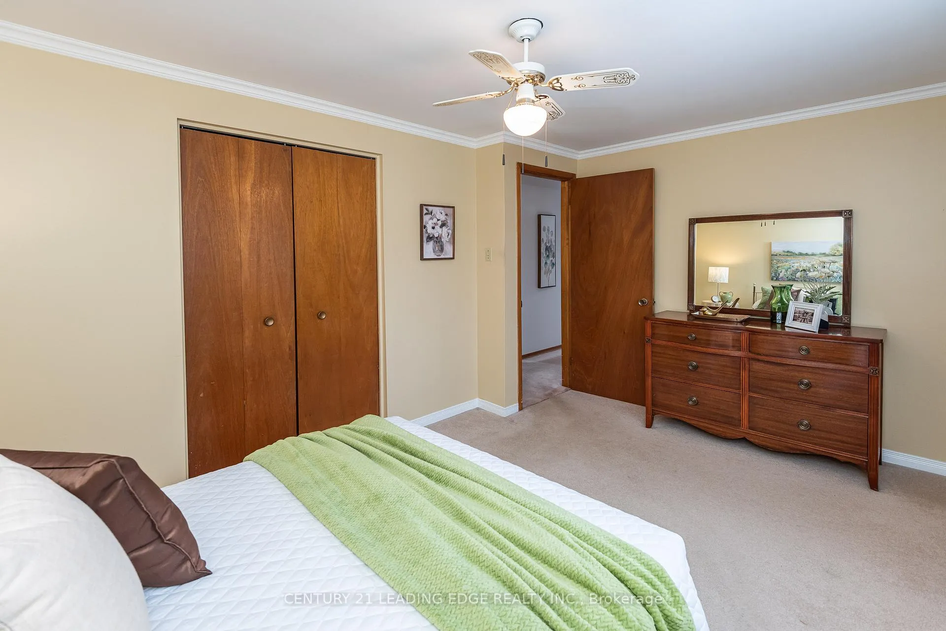 Photo 17 of 60 Wootten Way N, Markham, Markham Village — HOMEH