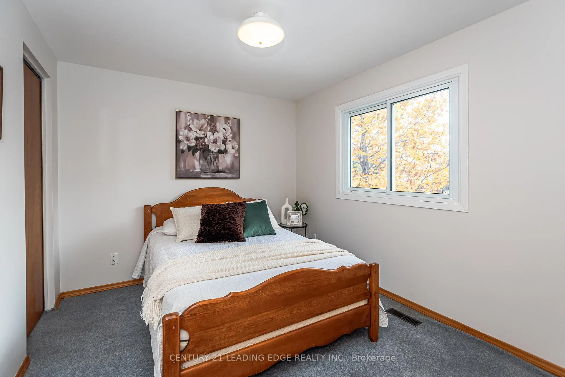 Photo 20 of 60 Wootten Way N, Markham, Markham Village — HOMEH