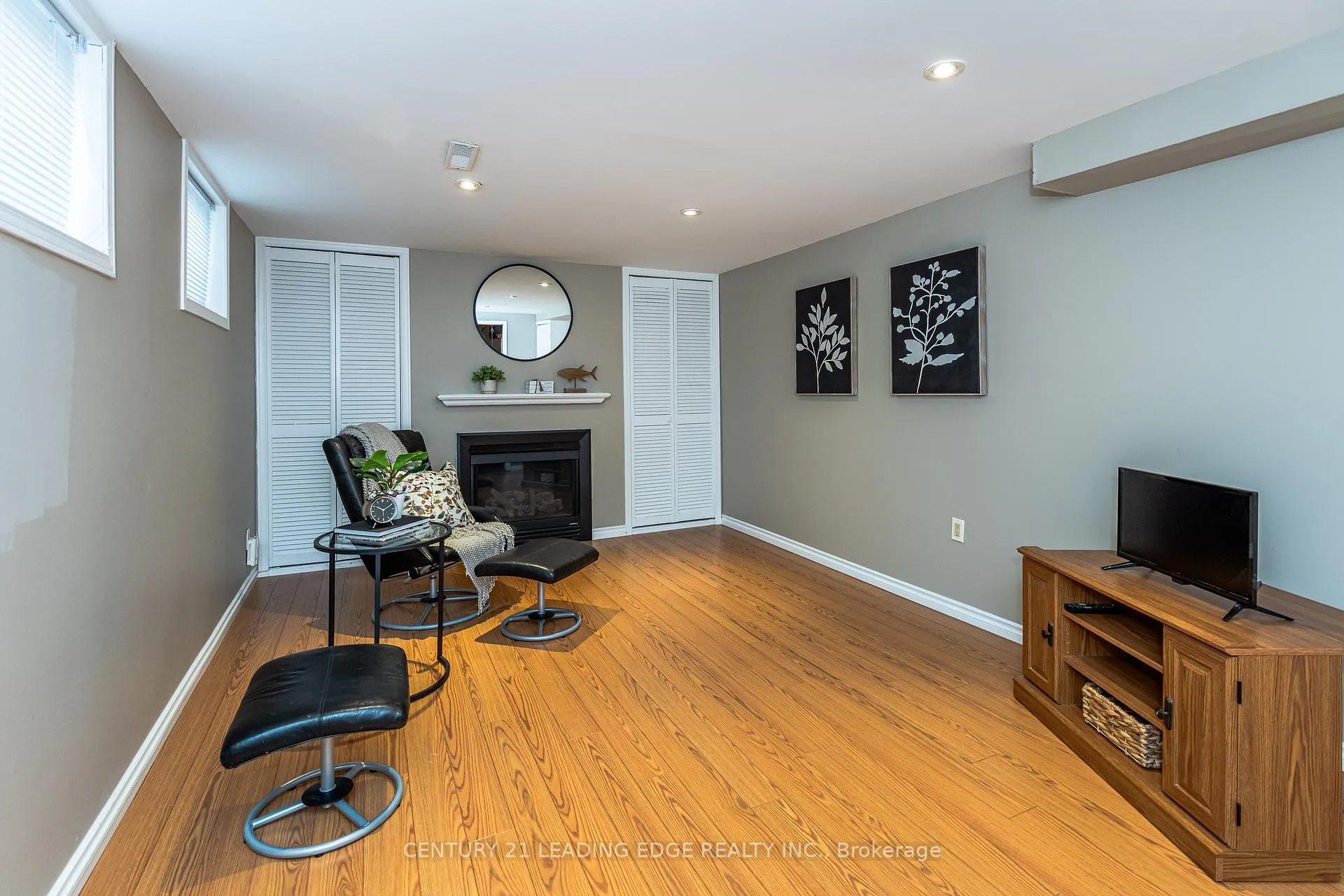 Photo 23 of 60 Wootten Way N, Markham, Markham Village — HOMEH