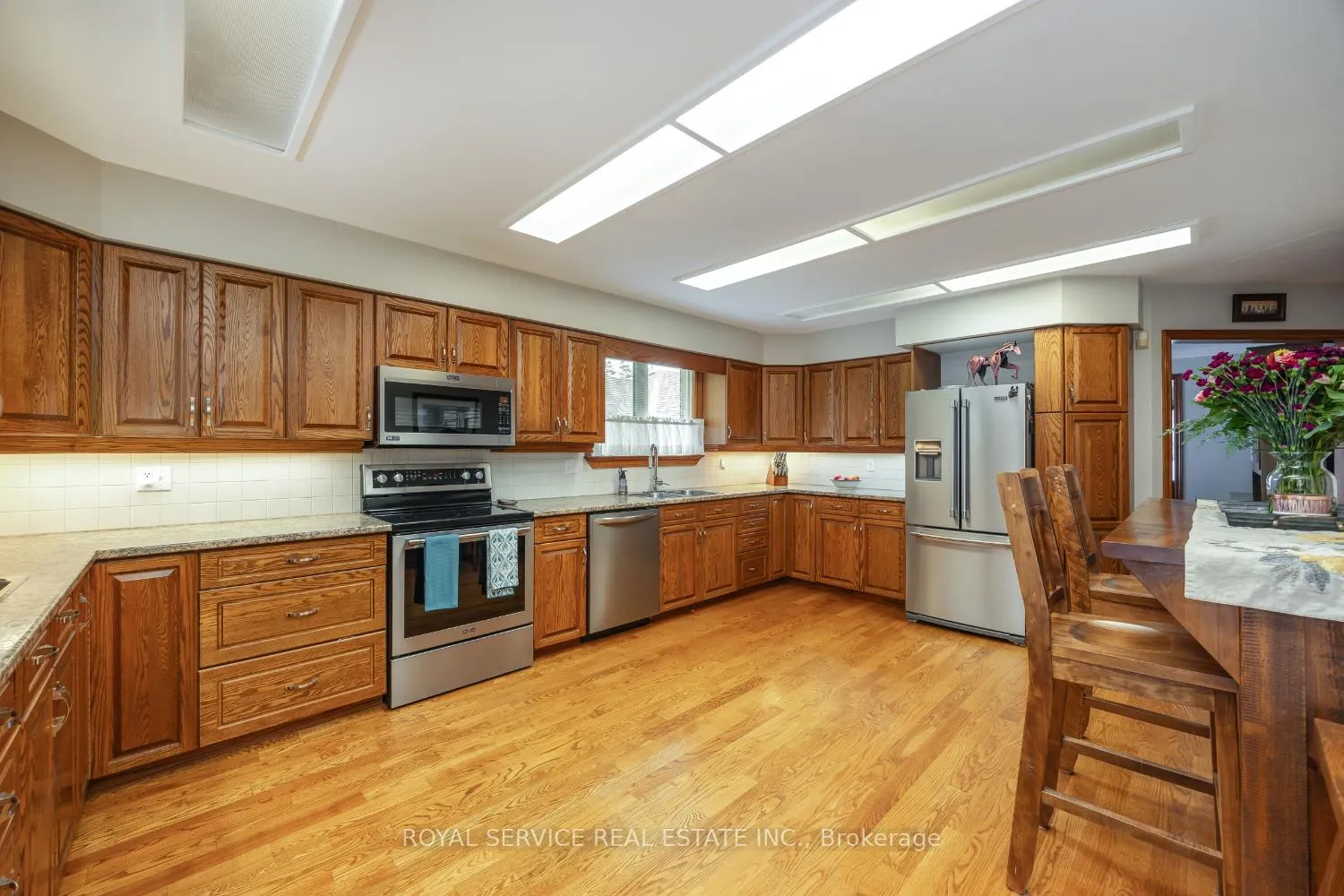 Photo 13 of 1664 Waddell Avenue, Peterborough, Otonabee Ward 1 — HOMEH