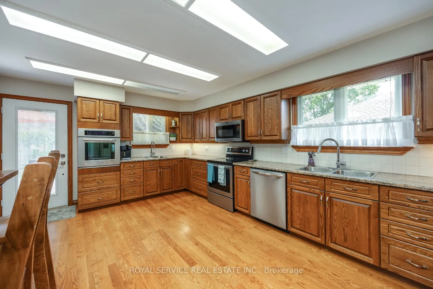Photo 15 of 1664 Waddell Avenue, Peterborough, Otonabee Ward 1 — HOMEH