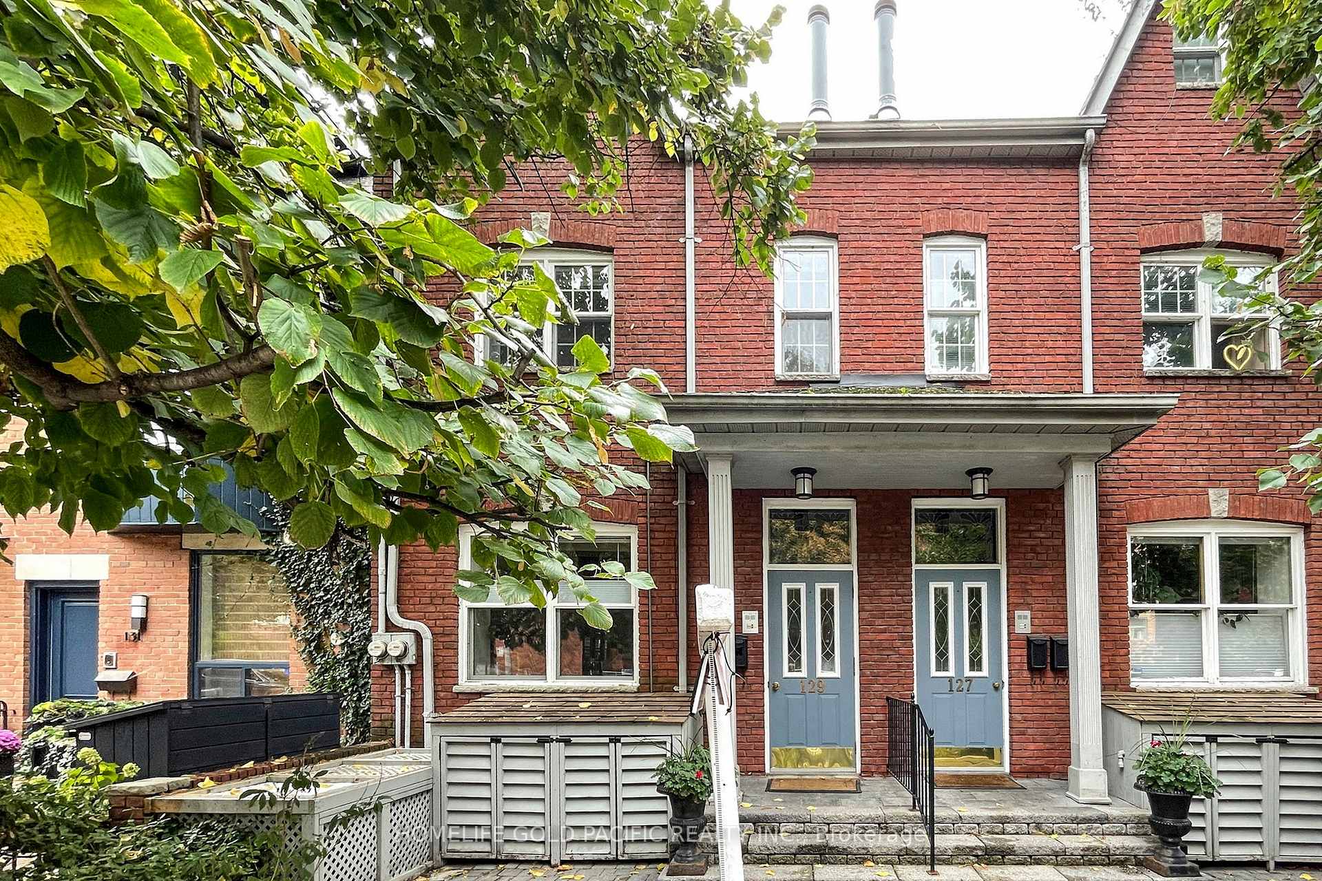 Photo 2 of 129A Winchester Street, Toronto, Cabbagetown-South St. James Town — HOMEH