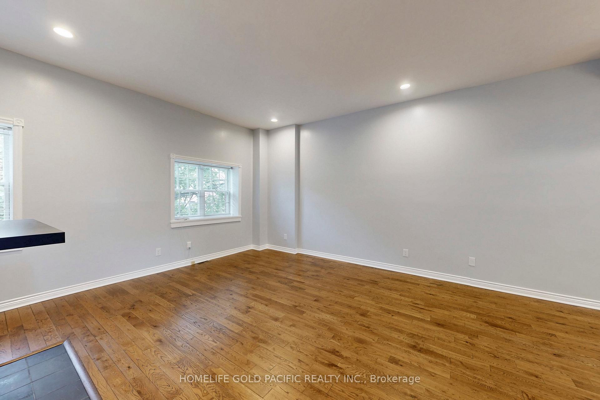 Photo 11 of 129A Winchester Street, Toronto, Cabbagetown-South St. James Town — HOMEH