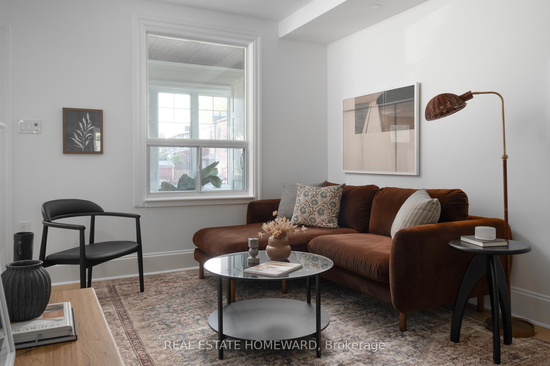 Photo 6 of 674 Sammon Avenue, Toronto, Danforth Village-East York — HOMEH