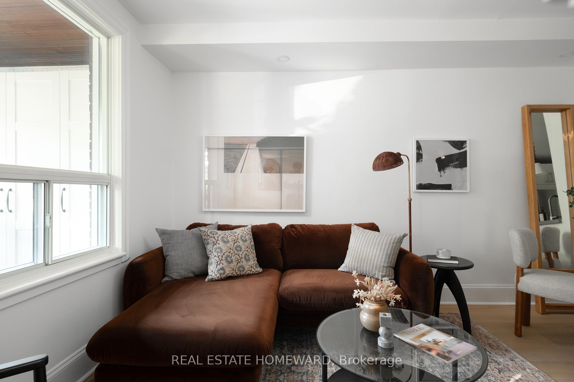Photo 7 of 674 Sammon Avenue, Toronto, Danforth Village-East York — HOMEH