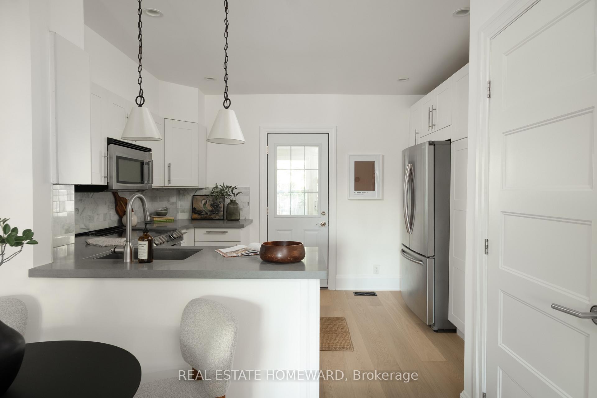 Photo 10 of 674 Sammon Avenue, Toronto, Danforth Village-East York — HOMEH