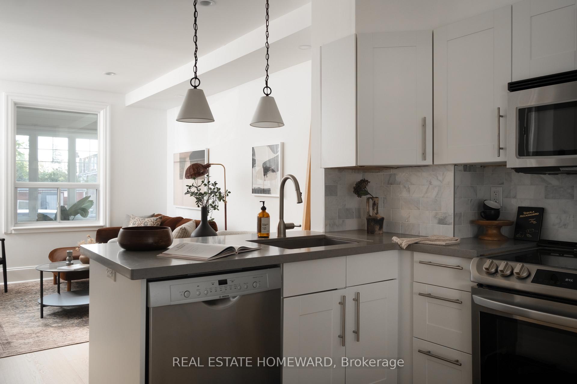 Photo 12 of 674 Sammon Avenue, Toronto, Danforth Village-East York — HOMEH