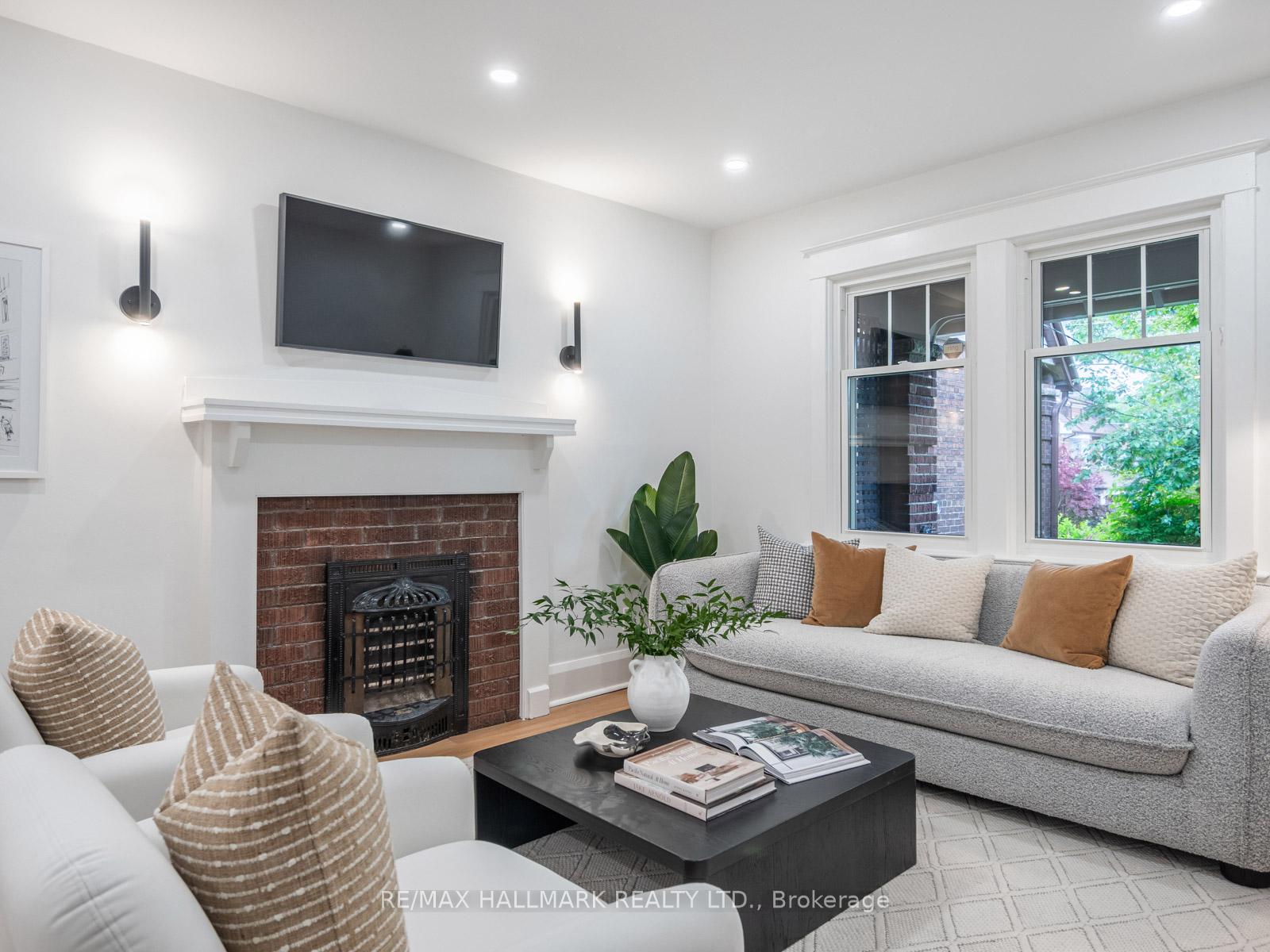 Photo 4 of 48 Millbrook Crescent, Toronto, North Riverdale — HOMEH