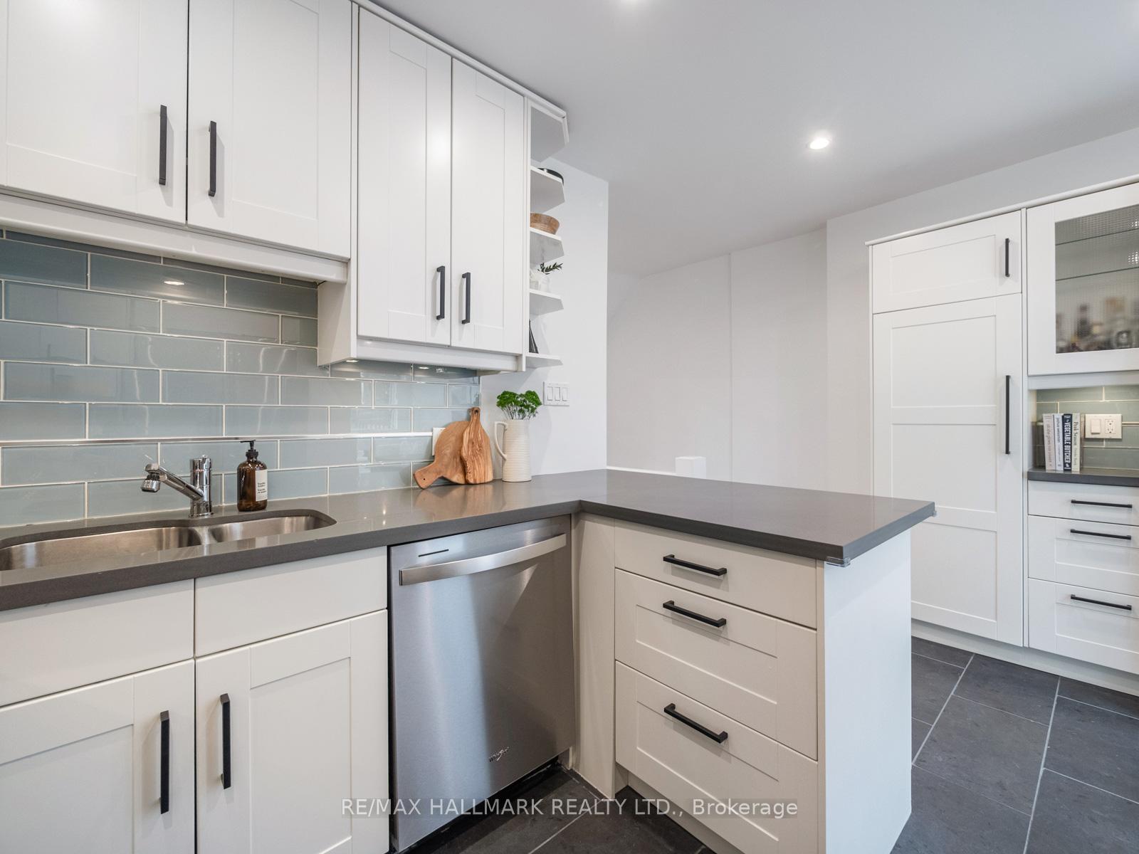 Photo 17 of 48 Millbrook Crescent, Toronto, North Riverdale — HOMEH