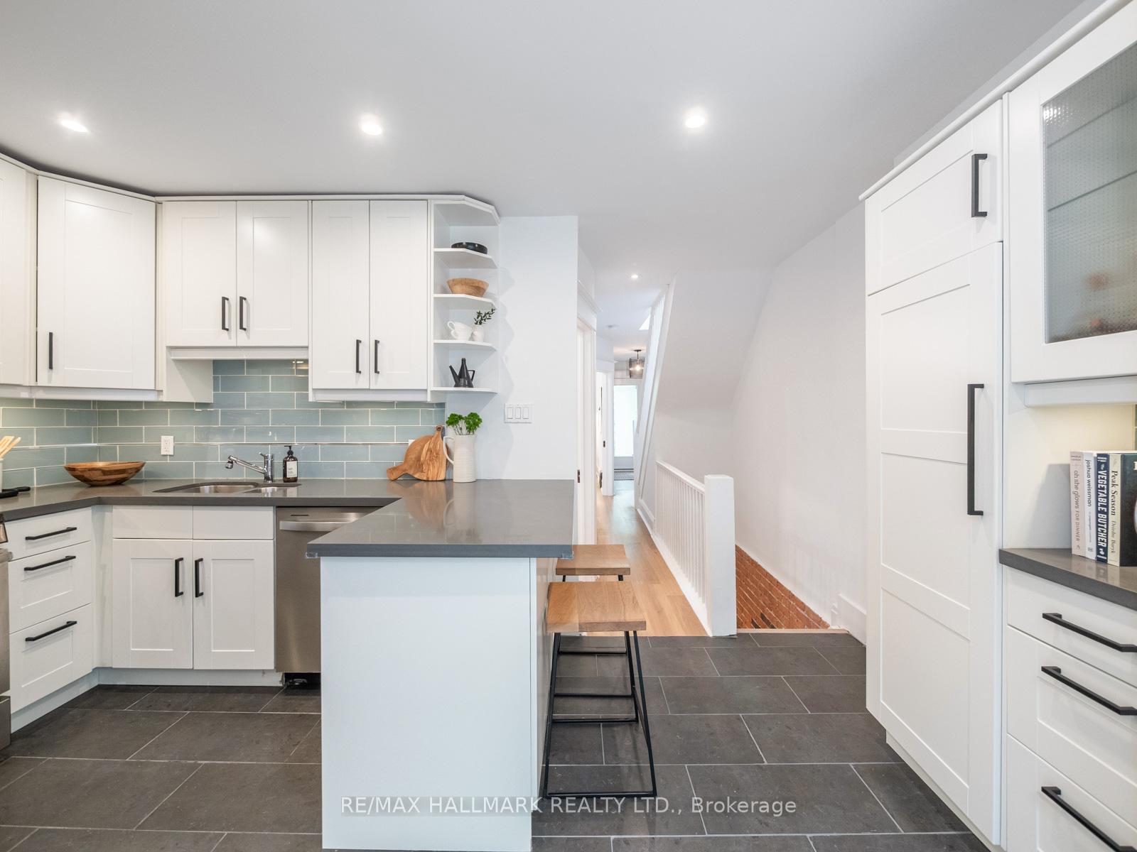 Photo 19 of 48 Millbrook Crescent, Toronto, North Riverdale — HOMEH