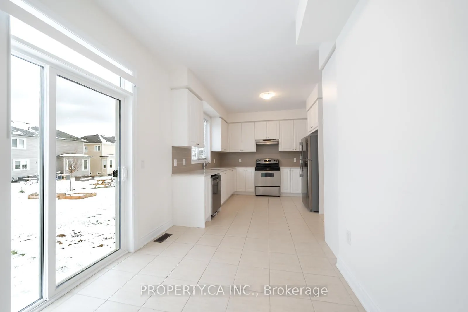 Photo 10 of 63 Central Square Boulevard, Wasaga Beach — HOMEH