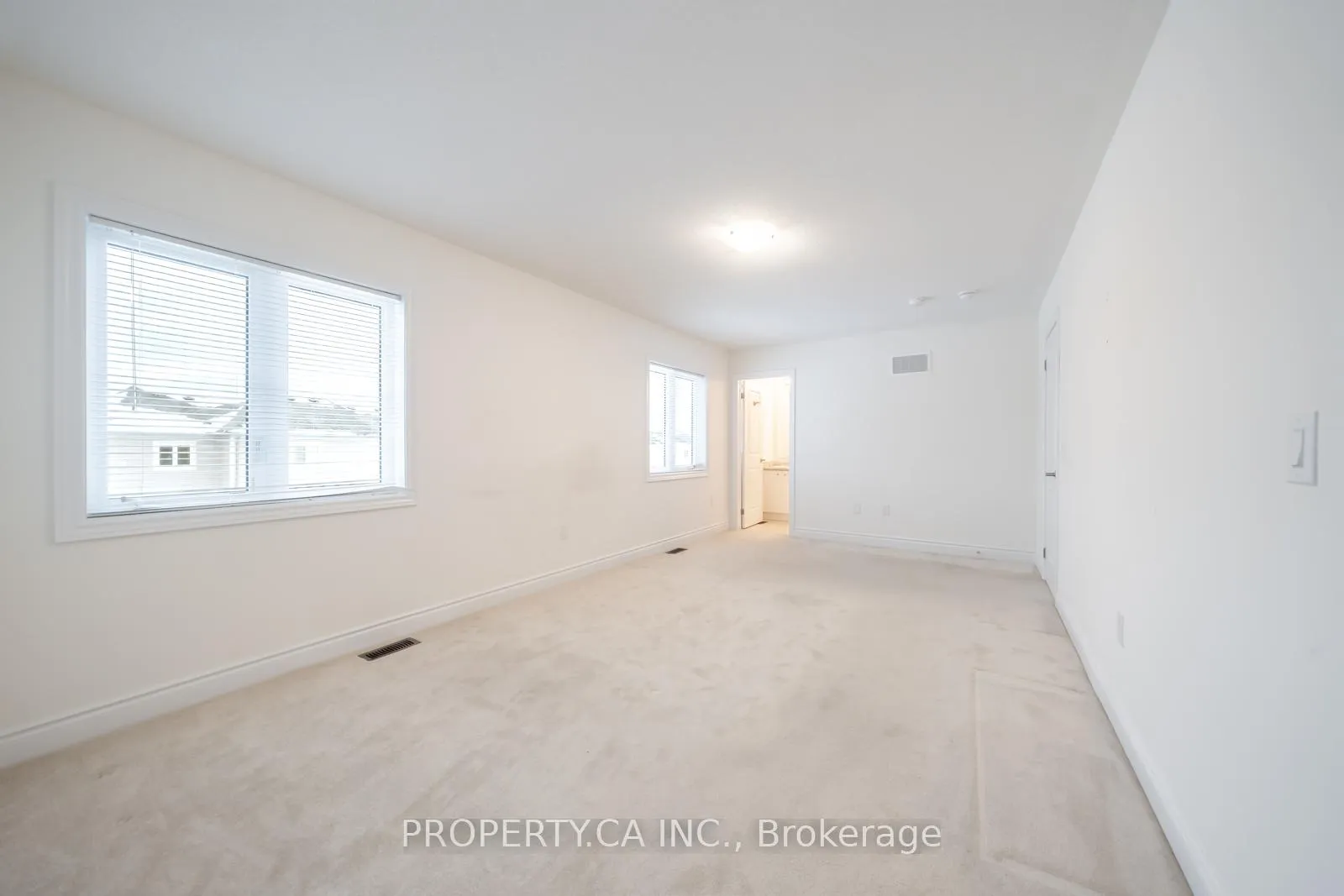 Photo 23 of 63 Central Square Boulevard, Wasaga Beach — HOMEH