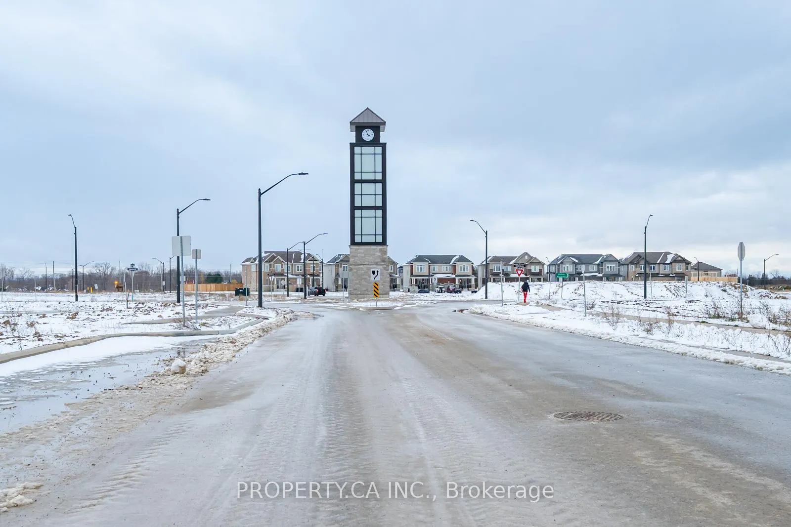 Photo 38 of 63 Central Square Boulevard, Wasaga Beach — HOMEH