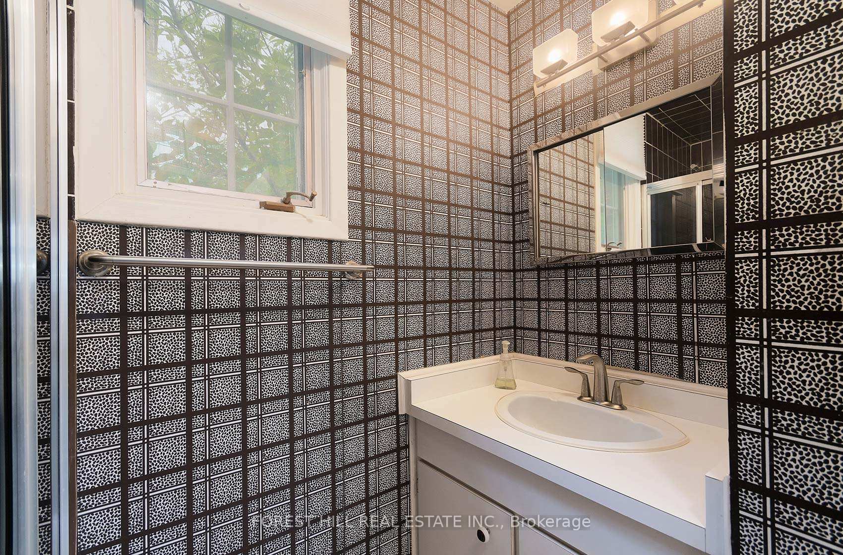 Photo 34 of 65 Heathdale Road, Toronto, Humewood-Cedarvale — HOMEH