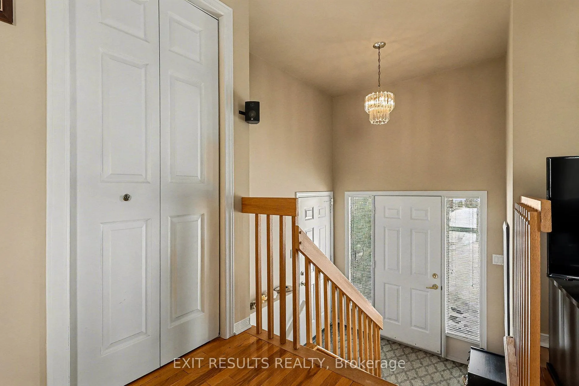Photo 3 of 245 Ivan Crescent, Cornwall — HOMEH