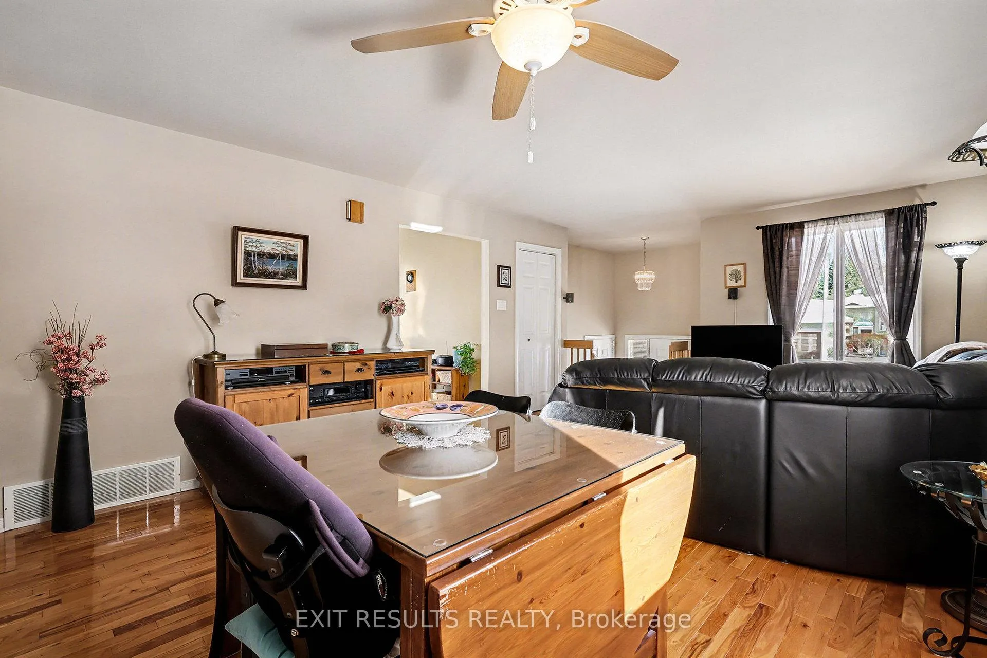 Photo 9 of 245 Ivan Crescent, Cornwall — HOMEH