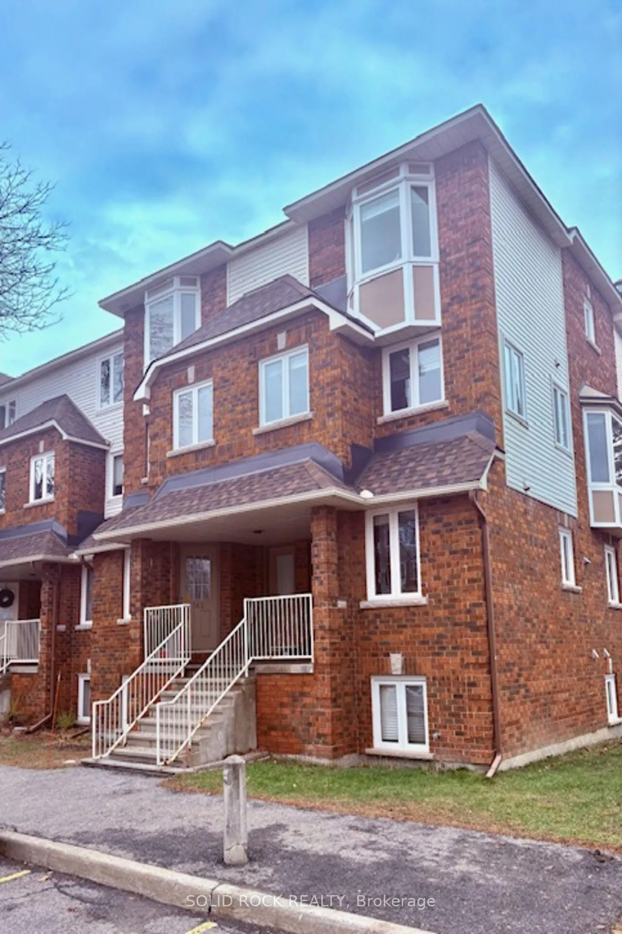 Photo 1 of Unit 35, 360 Briston Private, Ottawa, Hunt Club Park — HOMEH