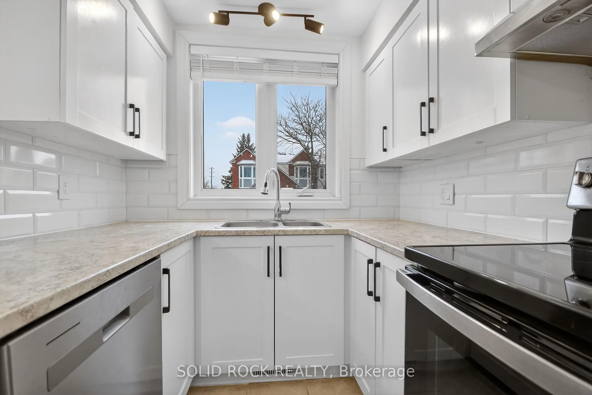 Photo 19 of Unit 35, 360 Briston Private, Ottawa, Hunt Club Park — HOMEH