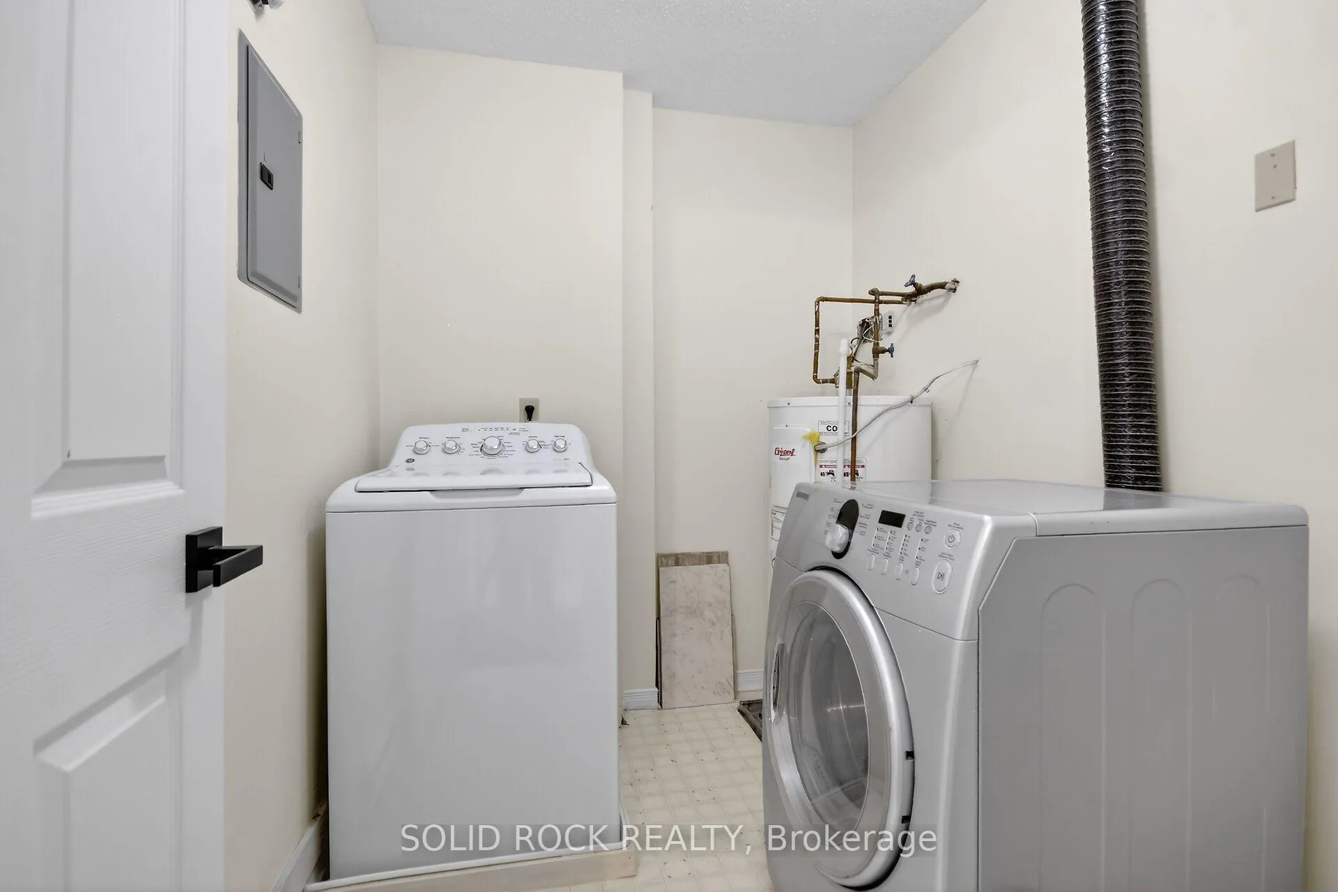 Photo 35 of Unit 35, 360 Briston Private, Ottawa, Hunt Club Park — HOMEH