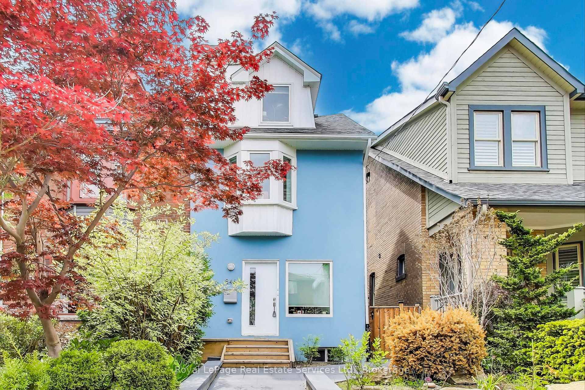 Front of Unit Bsmt, 846 Carlaw Avenue