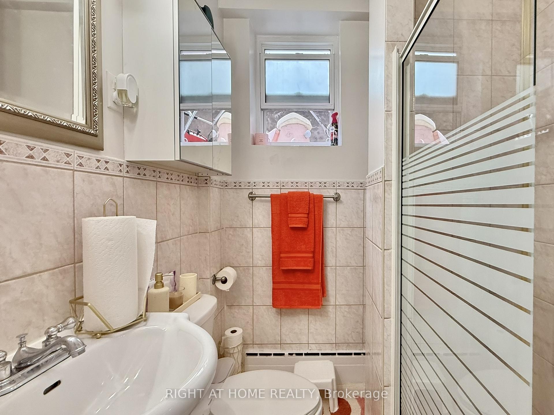 Photo 12 of Unit B, 20 Belvidere Avenue, Toronto, Humewood-Cedarvale — HOMEH