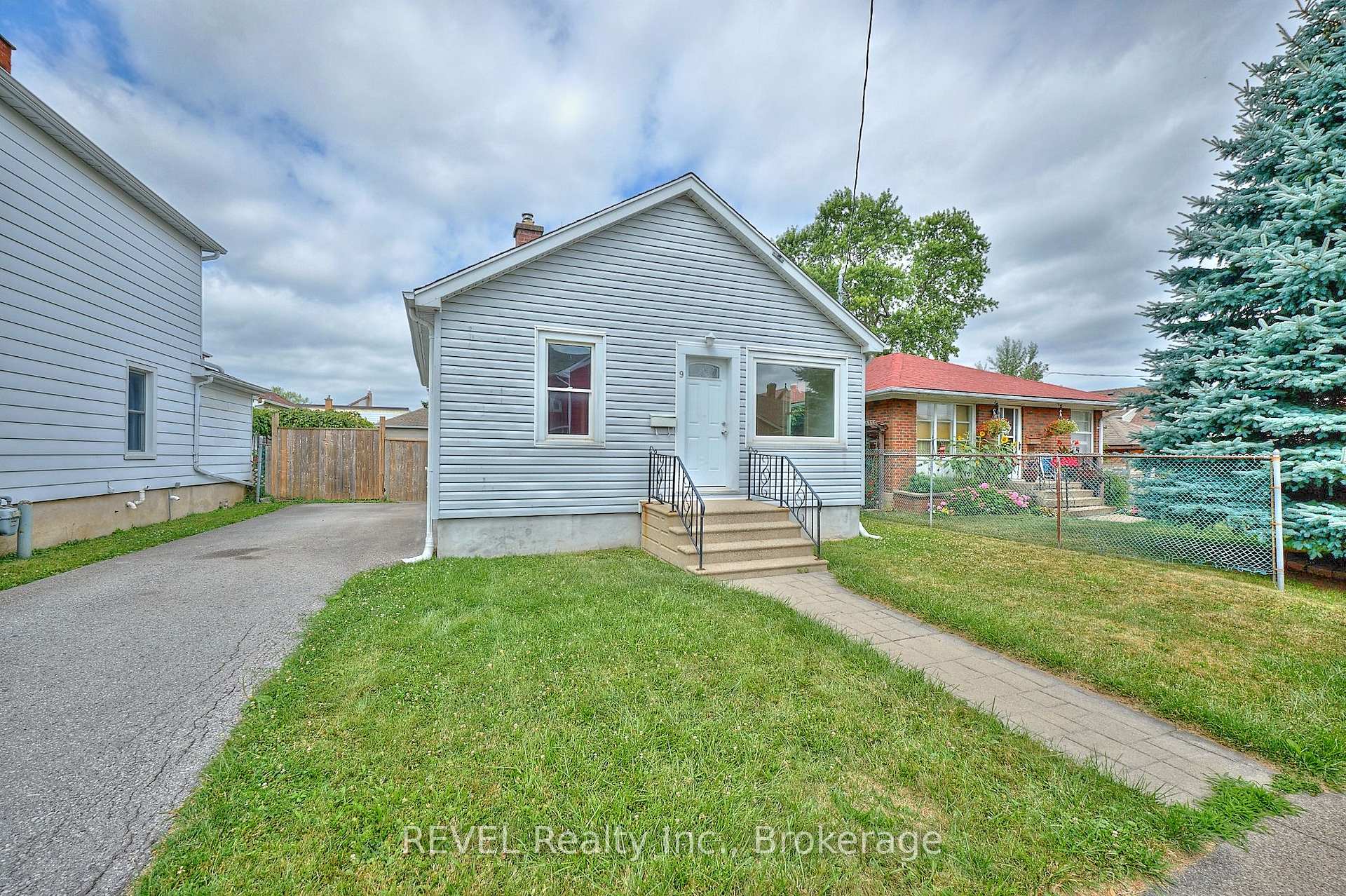 Front of 9 Colborne Street